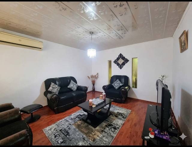 4 BEDROOM HOUSE FOR SALE IN FALCON RIDGE